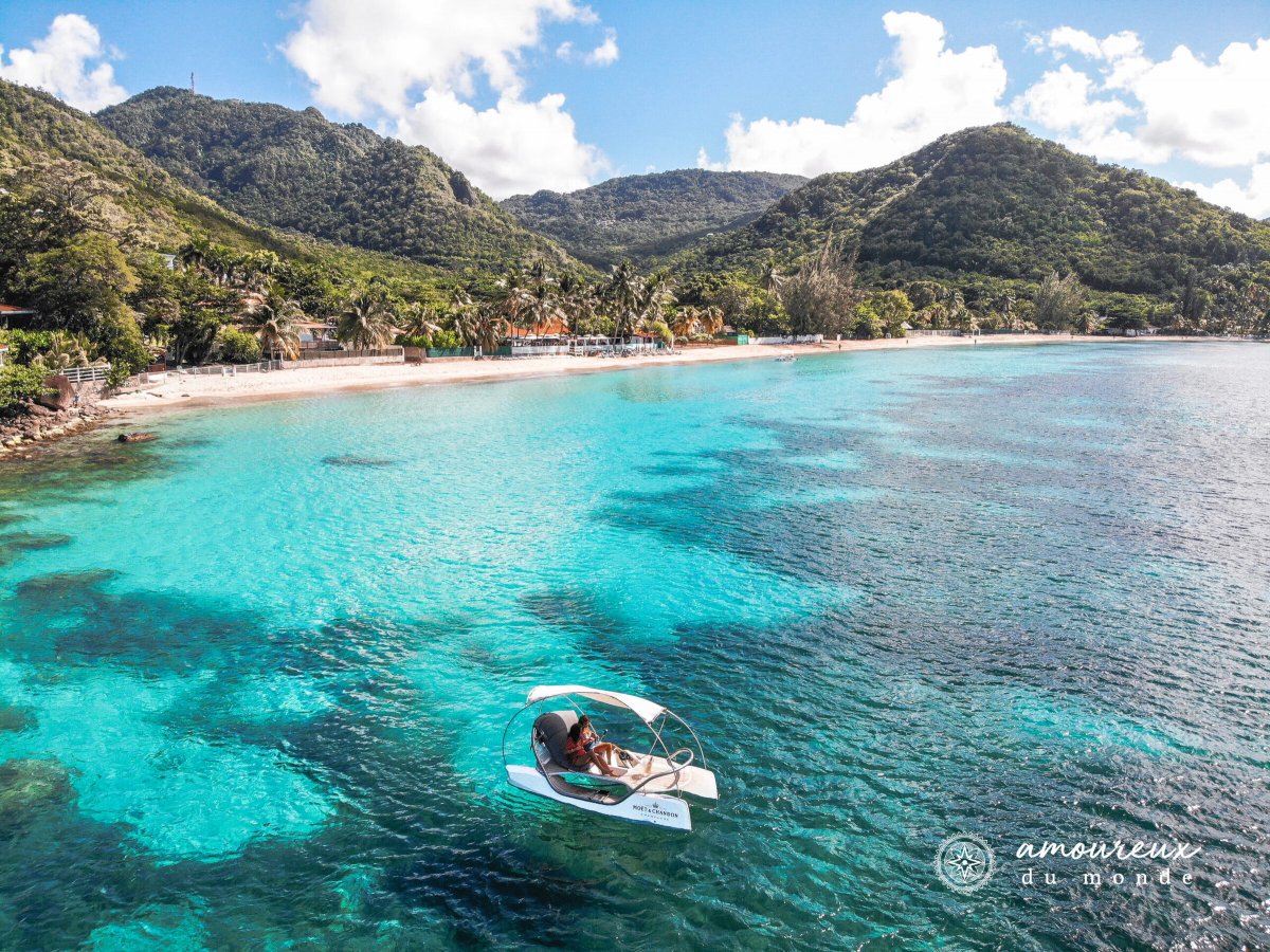 Schiff auf offener See