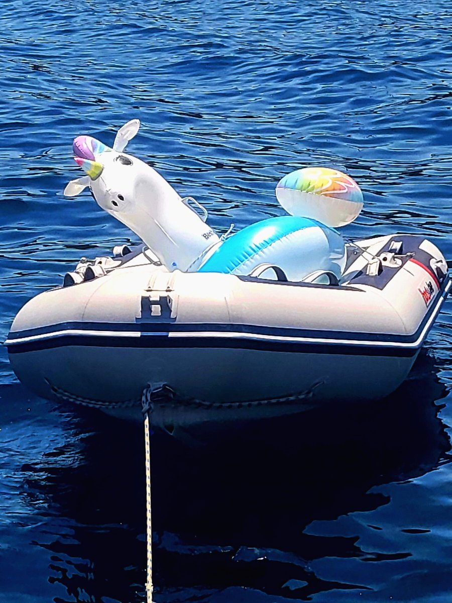 Viaggio in yacht sul mare