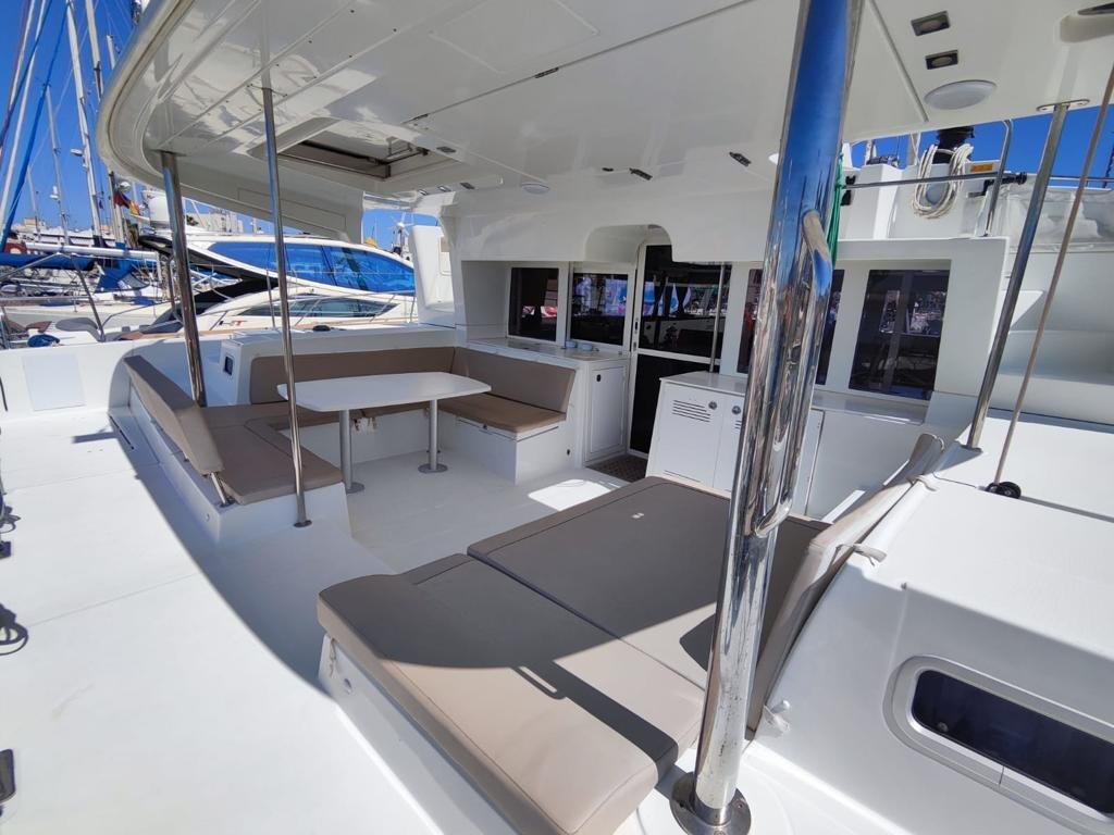 Aprender a navegar en un barco de lujo