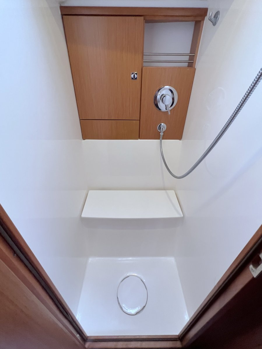 Bavaria Yachts - 9 people