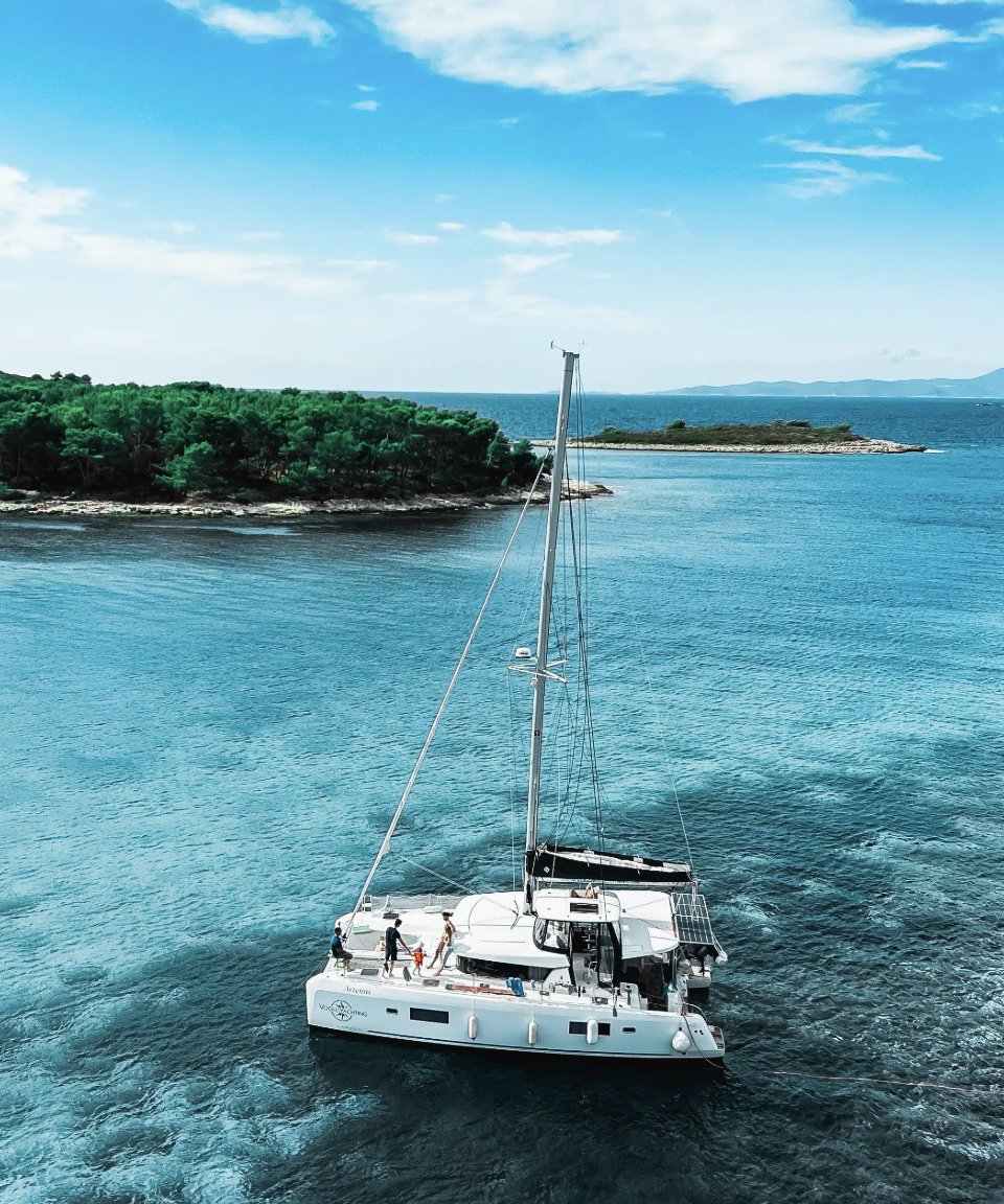 Luxusboote für Segelreisen auf Martinique