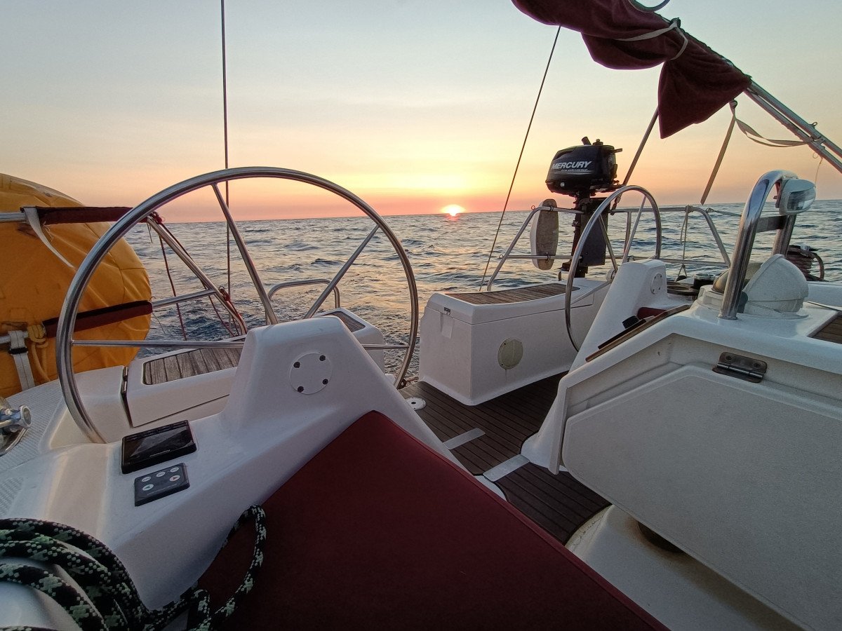 Dufour-Yachts---2-baños