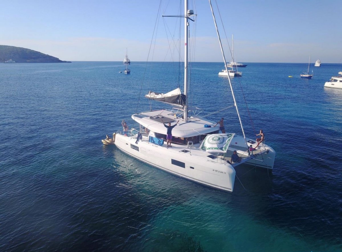 Lagoon - 4 {{i18n.cabins}}