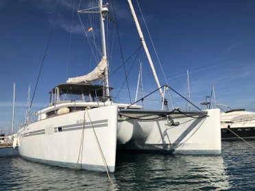 Navigazione in catamarano attraverso la baia di Santander