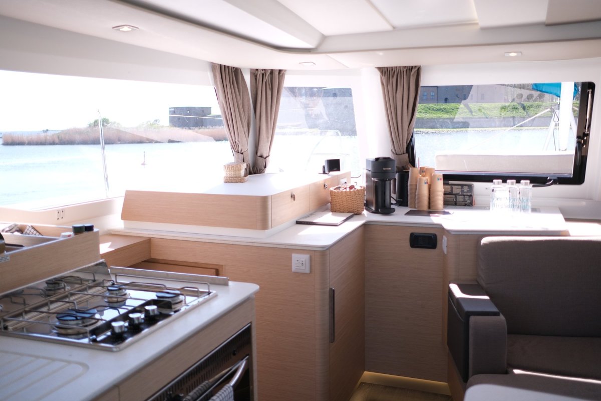 Catamarano - Fountaine - 4 cabine