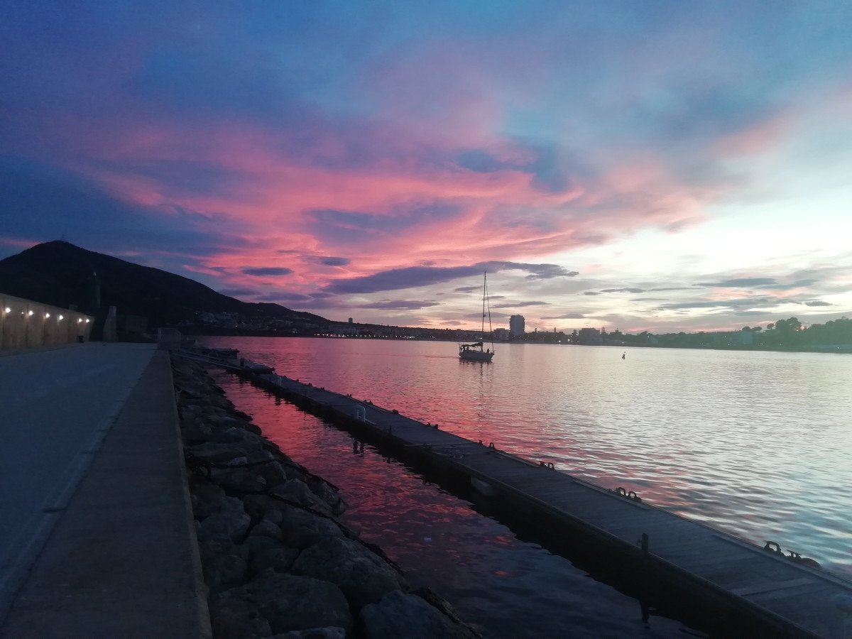 Segeln Sie im Mittelmeer auf einem komfortablen Segelboot