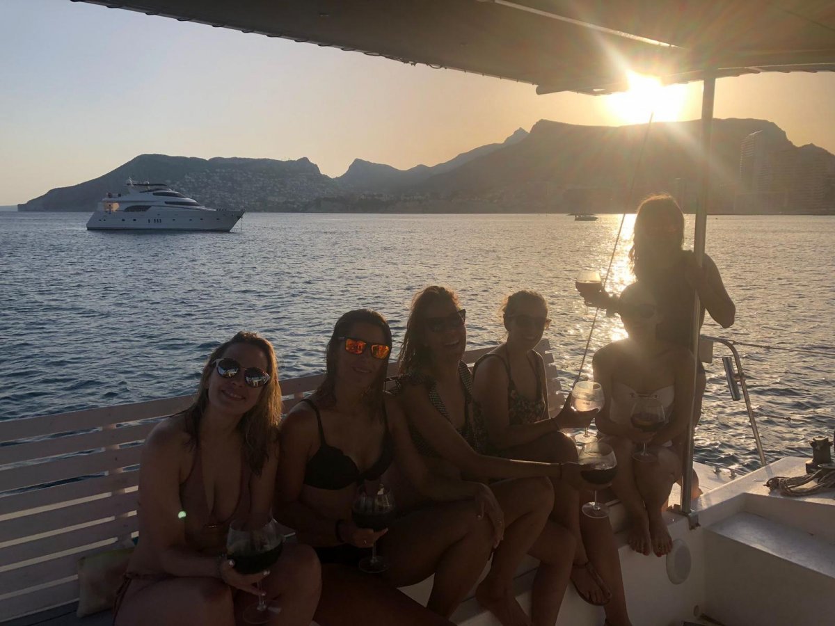 Cena sotto le stelle in mare aperto