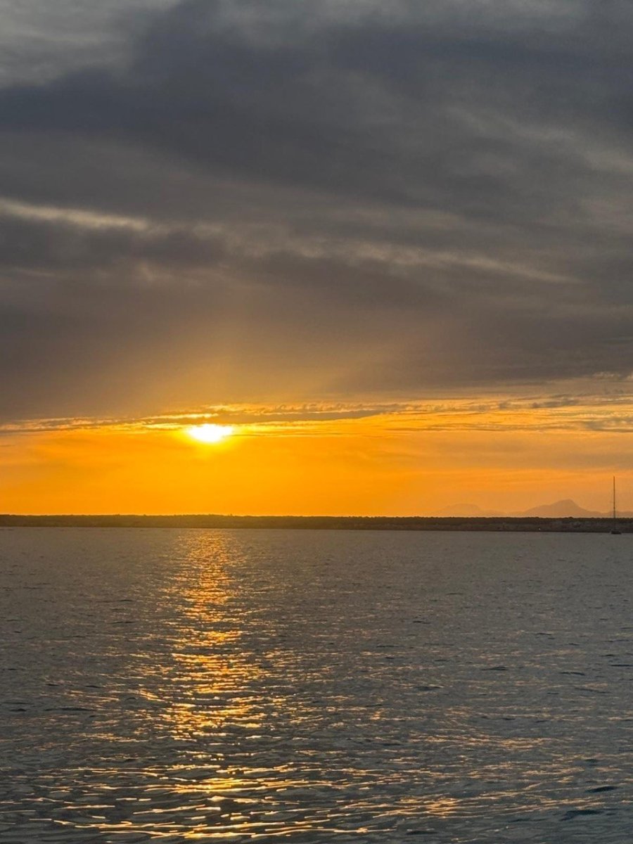Naviga l'Atlantico su un catamarano da sogno