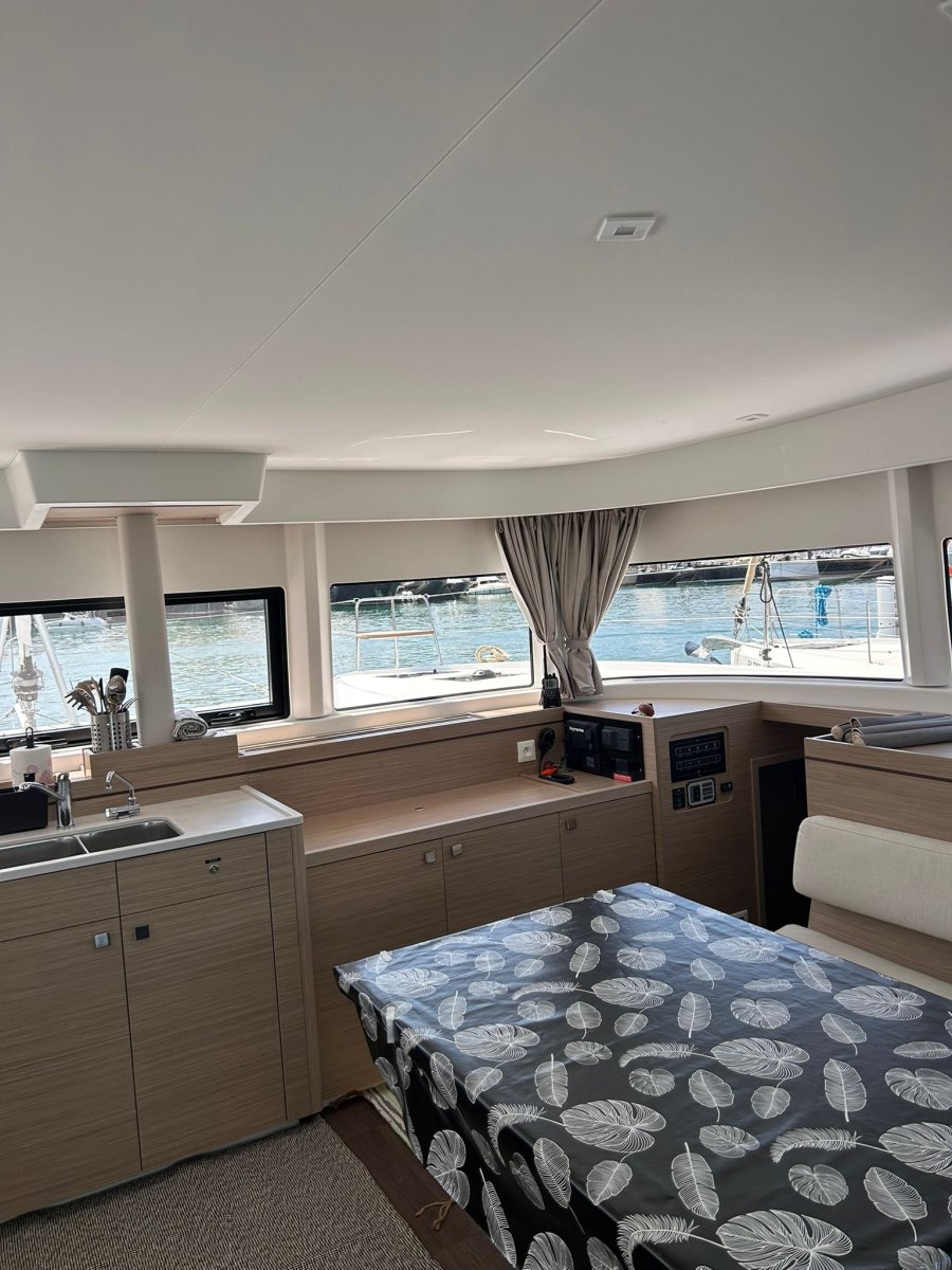 Catamaran - Lagoon - 13.85 meters