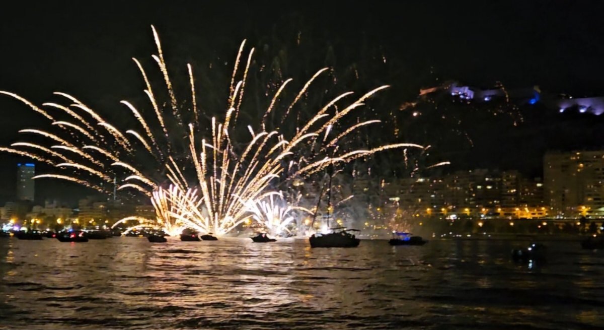 Fuochi d'artificio dal mare - Hogueras di San Juan ad Alicante
