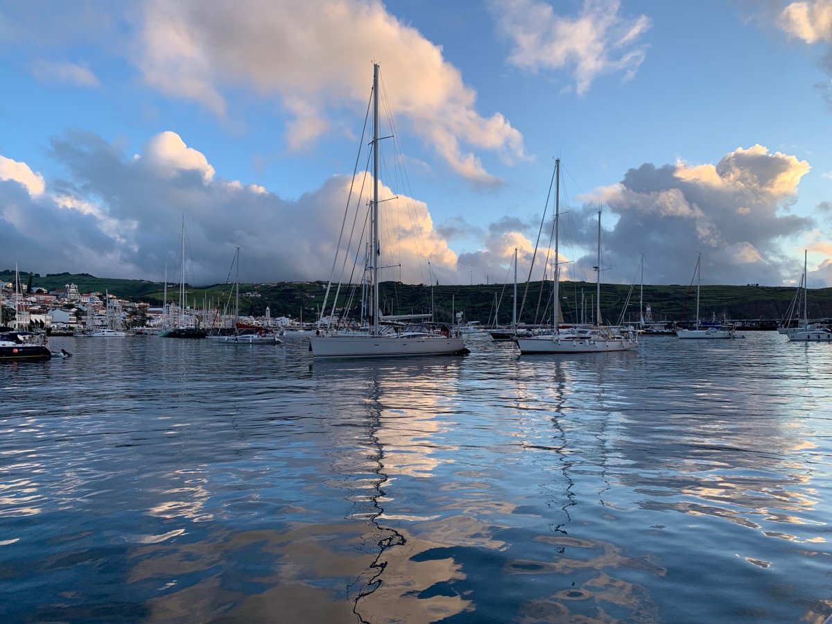 Durch den Atlantik reisen mit dem Schiff