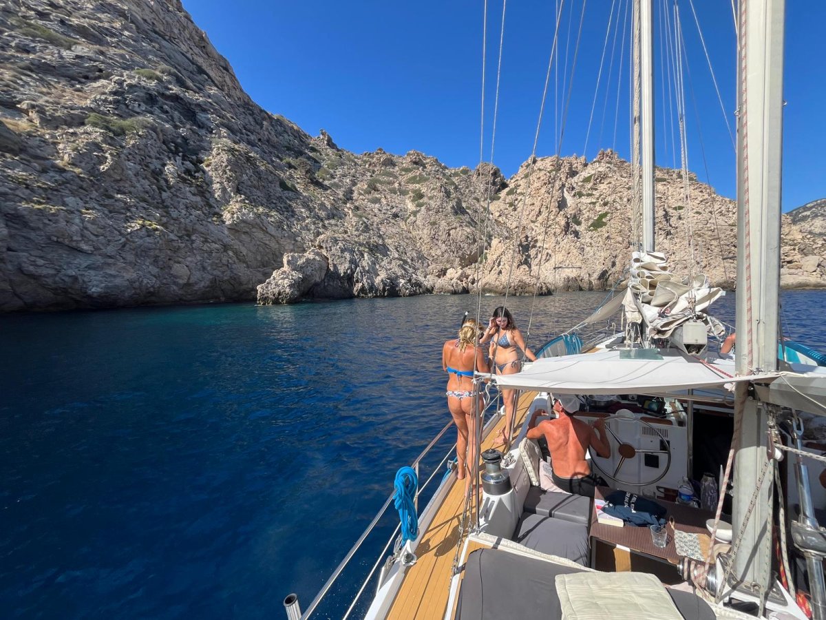 Explore Sardinia’s coast with a sailing course