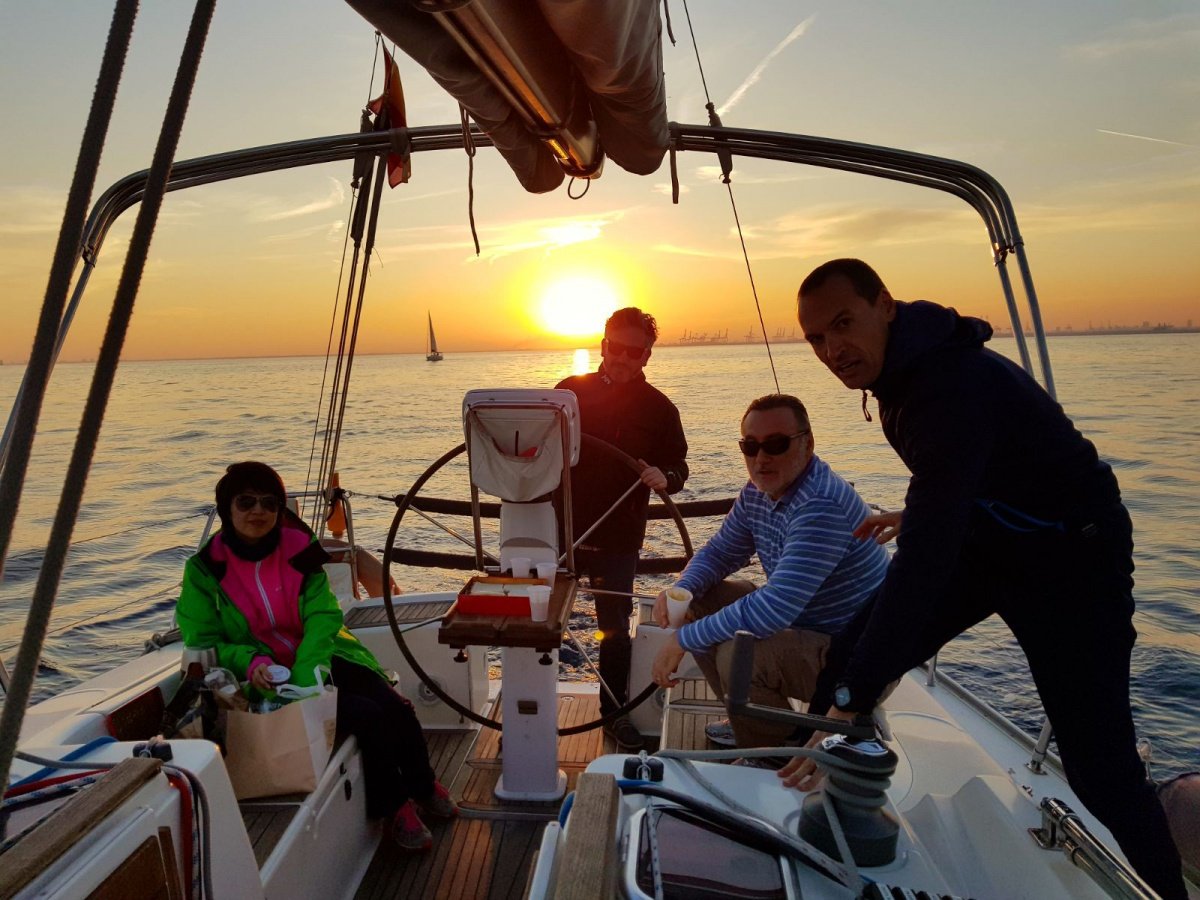 Valencia: Aprender a navegar en un velero