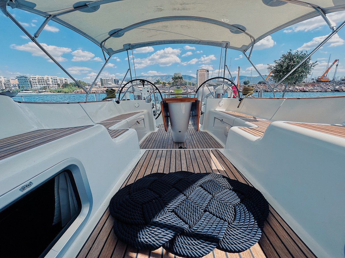 A seafaring journey from the Bahamas to Spain