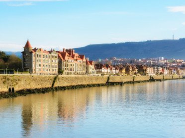 Regatta El Gallo in Getxo from Santander
