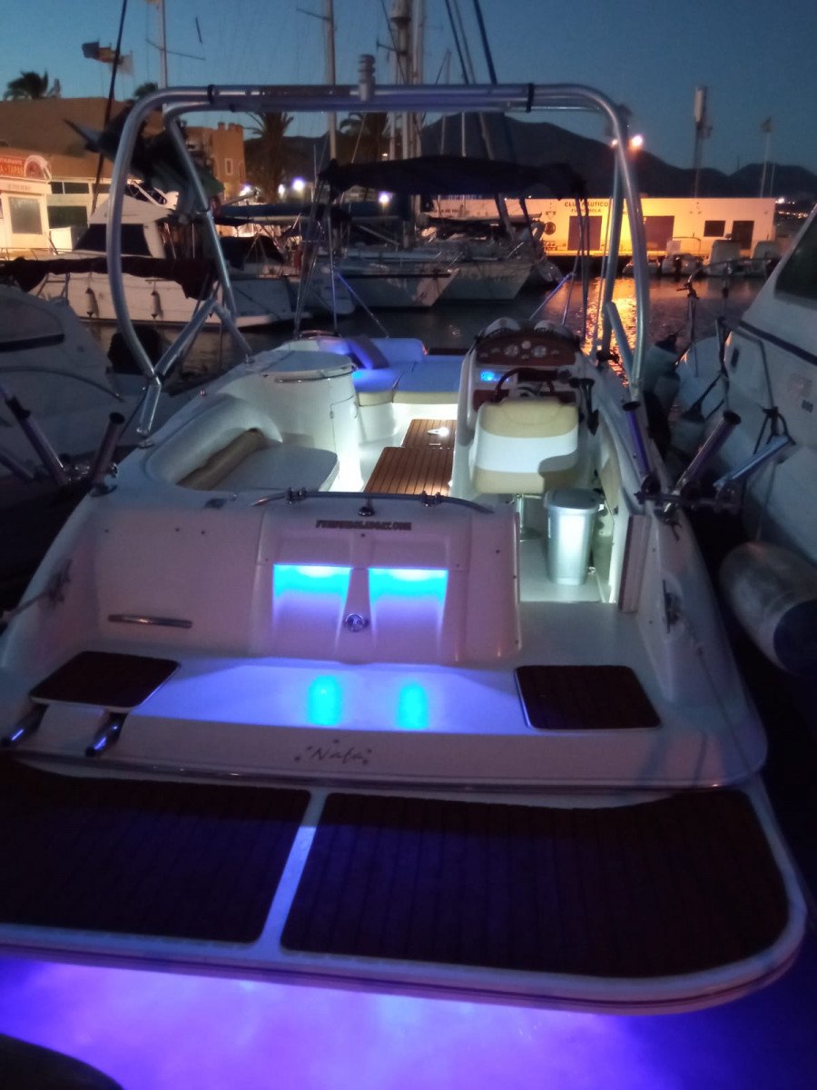 Motorboat - Monterey - 8 meters