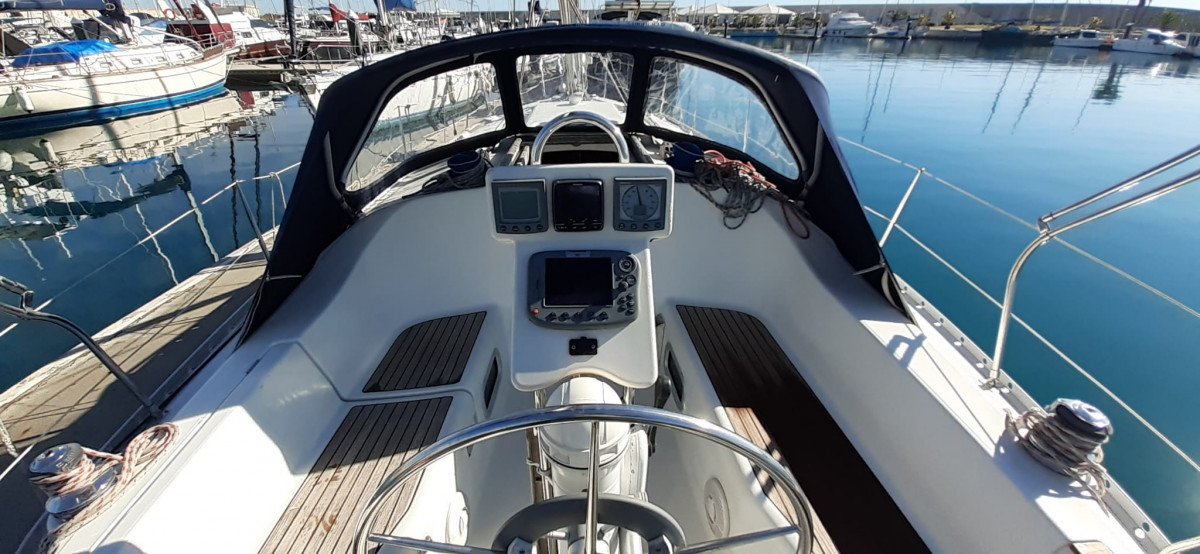 Enjoy a sailing excursion along the coast of Valencia