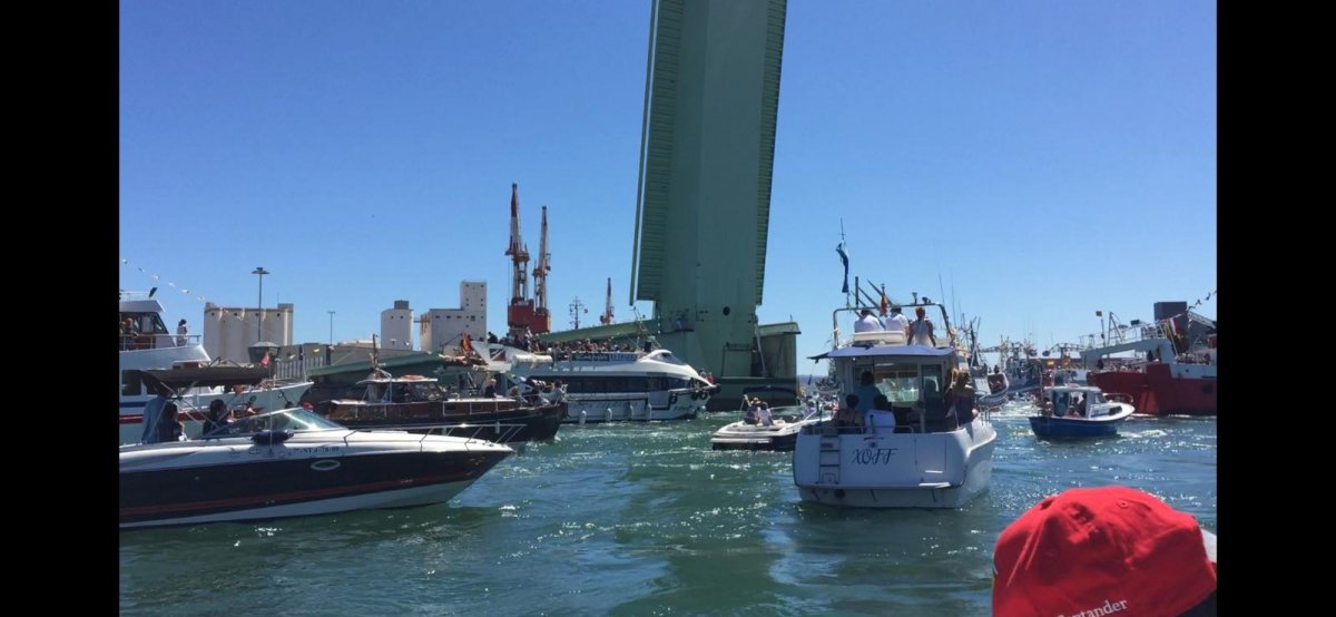 Viaje en barco por la costa cantábrica
