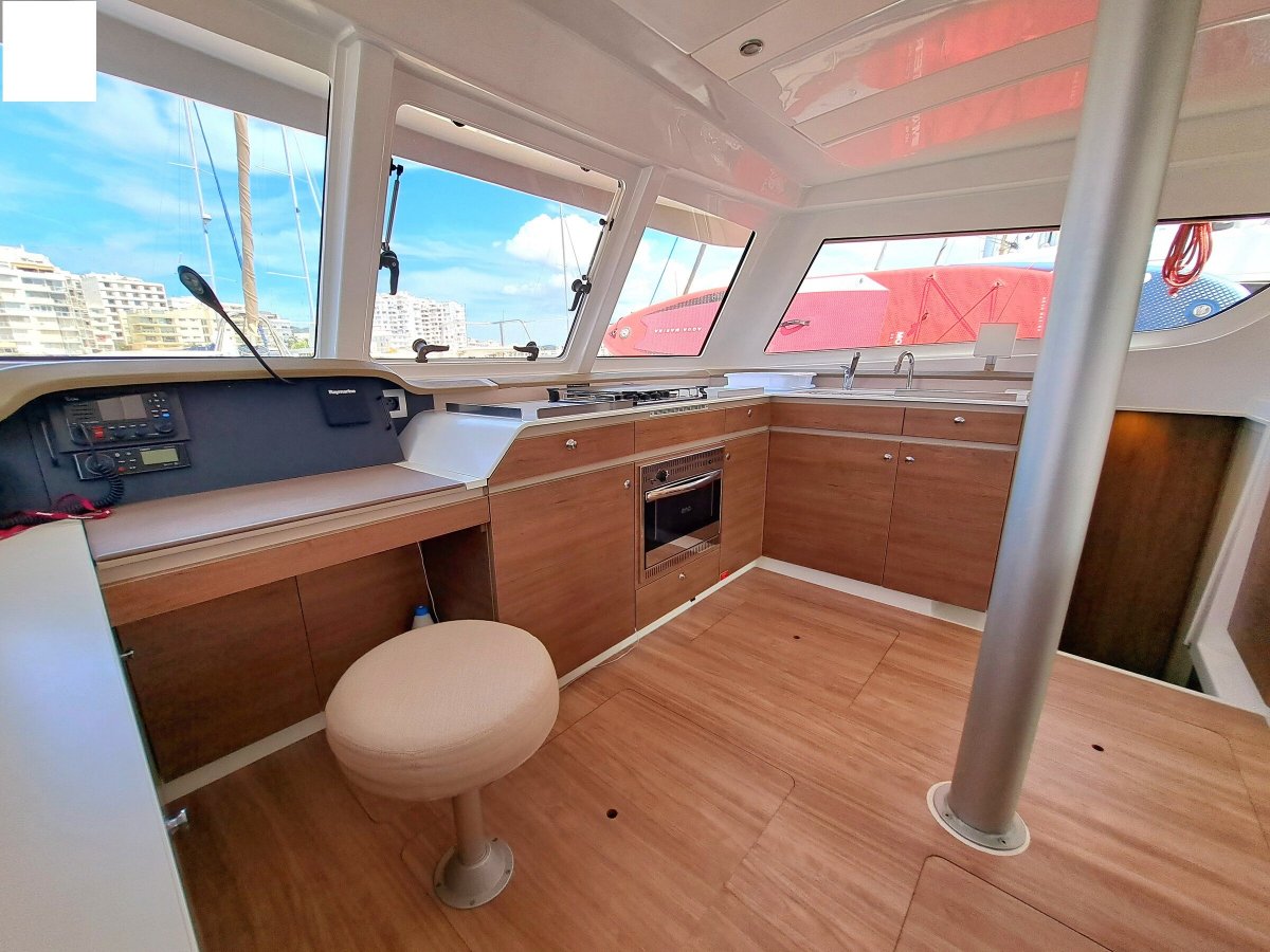 Bali Catspace 05-Mesa cartas