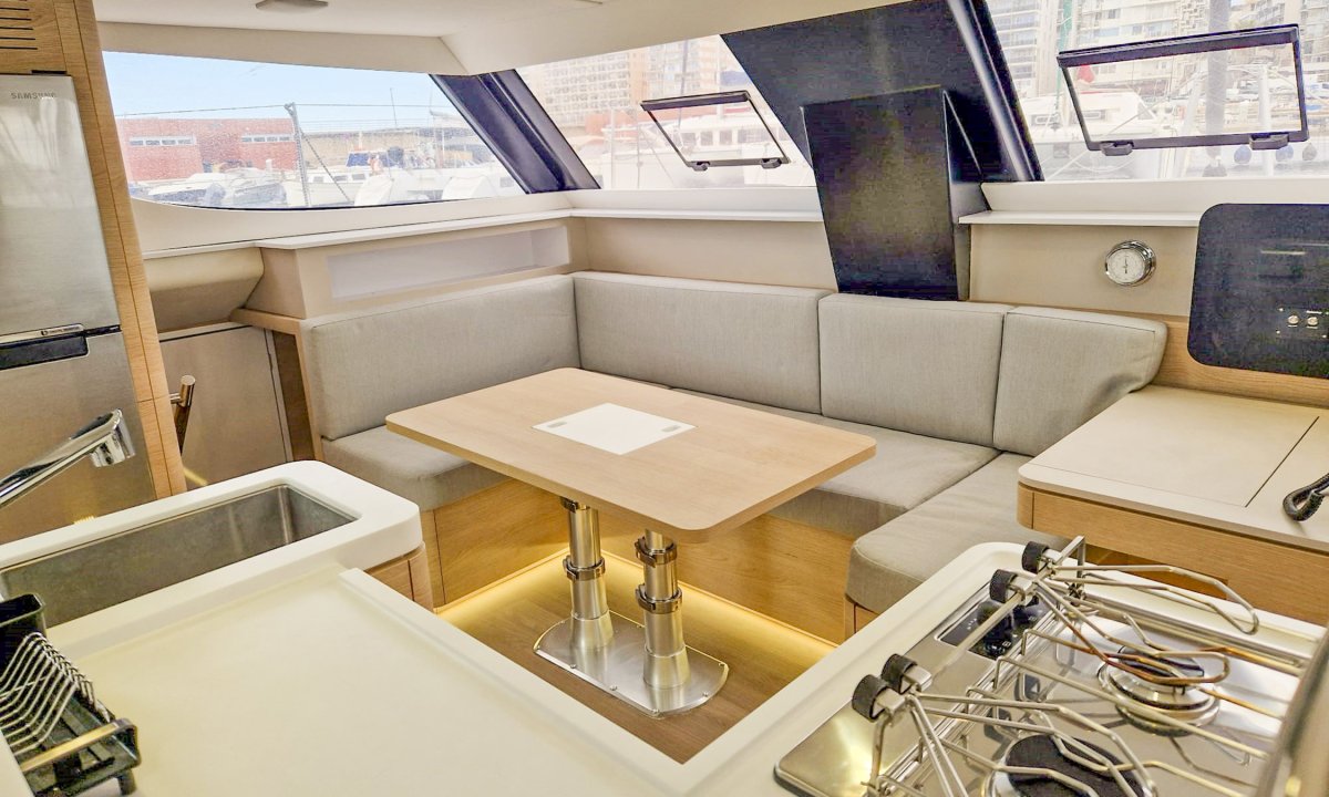 Sail in catamarans from Cape Verde to Martinique across the Atlantic