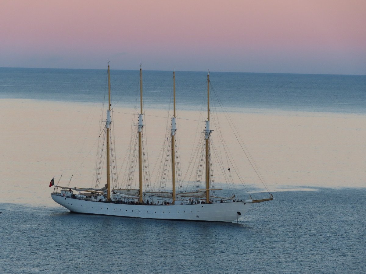 Erkunden Sie die Azoren und Madeira mit einem Boot