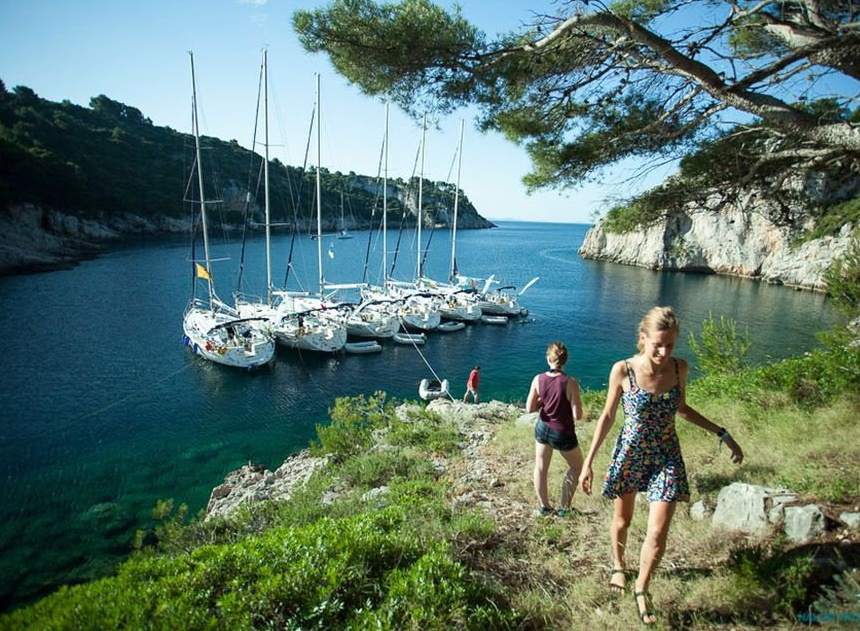 travel by boat coast of croatia