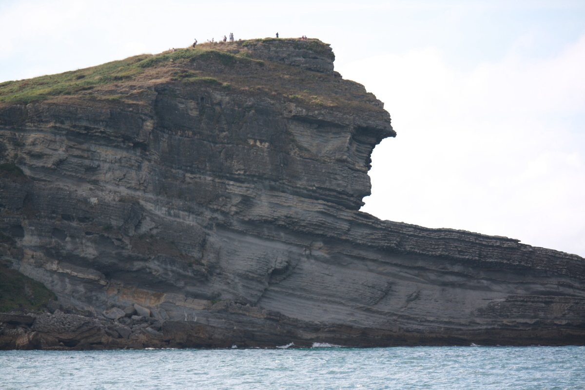 Sail the Bay of Santander with the Guardian of Mataleñas