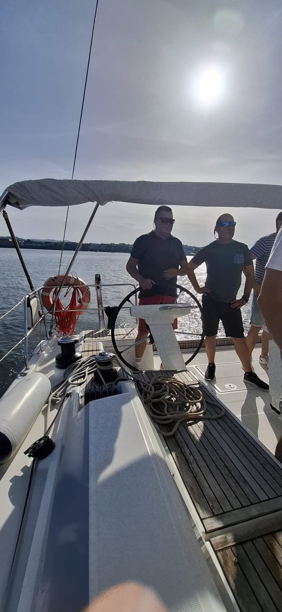 Navigation course with extensive sea practices.