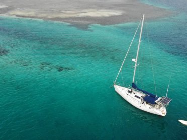 Barca a vela privata e casa galleggiante per 4 persone max