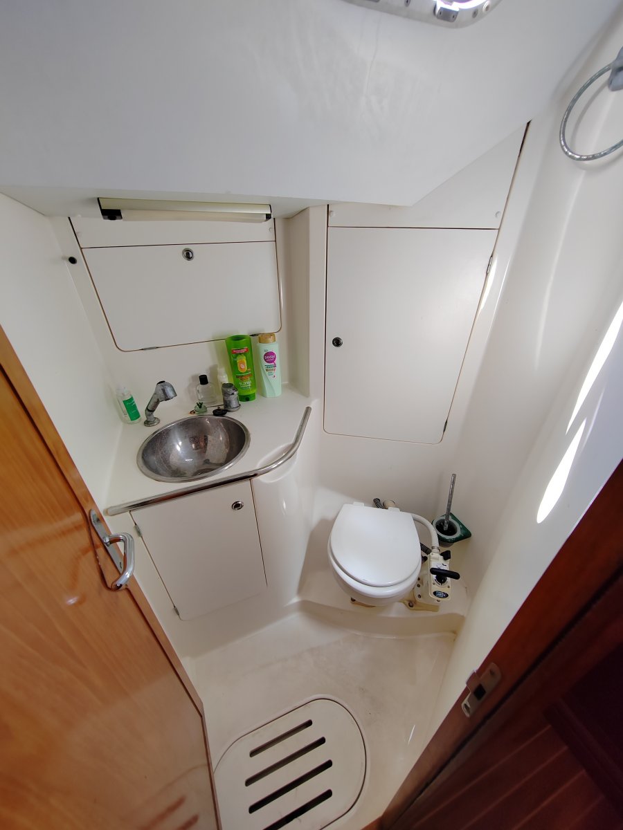 Barca a vela - Jeanneau - 8 persone