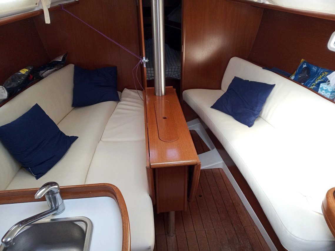 Explora las costas de Denia en un crucero y descubre sus rincones más bellos