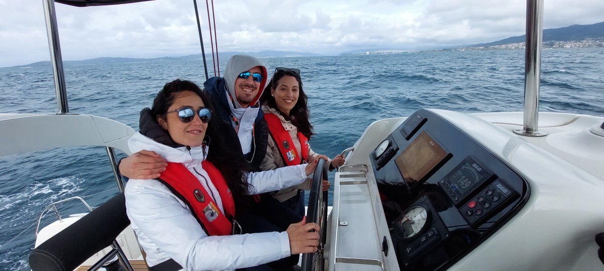 Barche a motore a Baiona