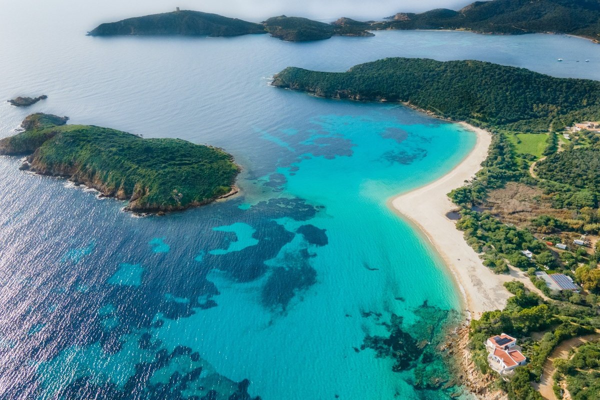 Entdecken Sie Sardinien auf einer exklusiven Jacht mit kulinarischen Traditionen