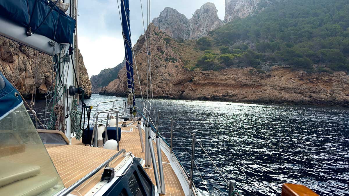 Impara a navigare in mare aperto con professionisti esperti