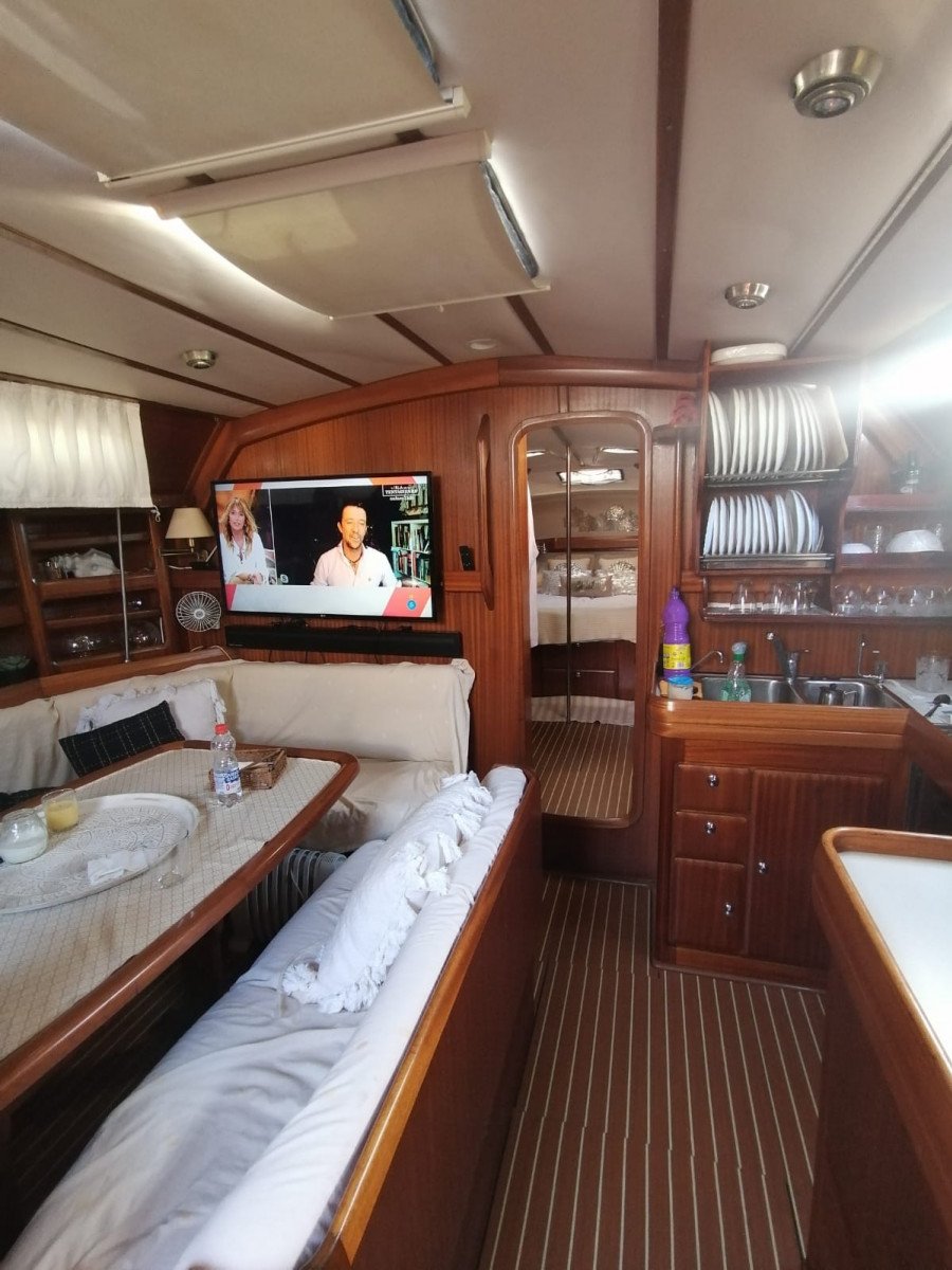 Una escapada en velero por las aguas cristalinas de Ibiza