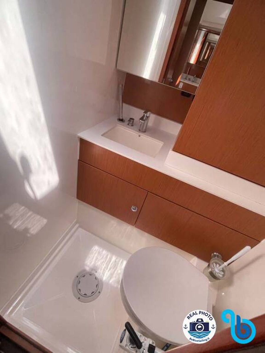 Bavaria Yachts - 5 cabinas