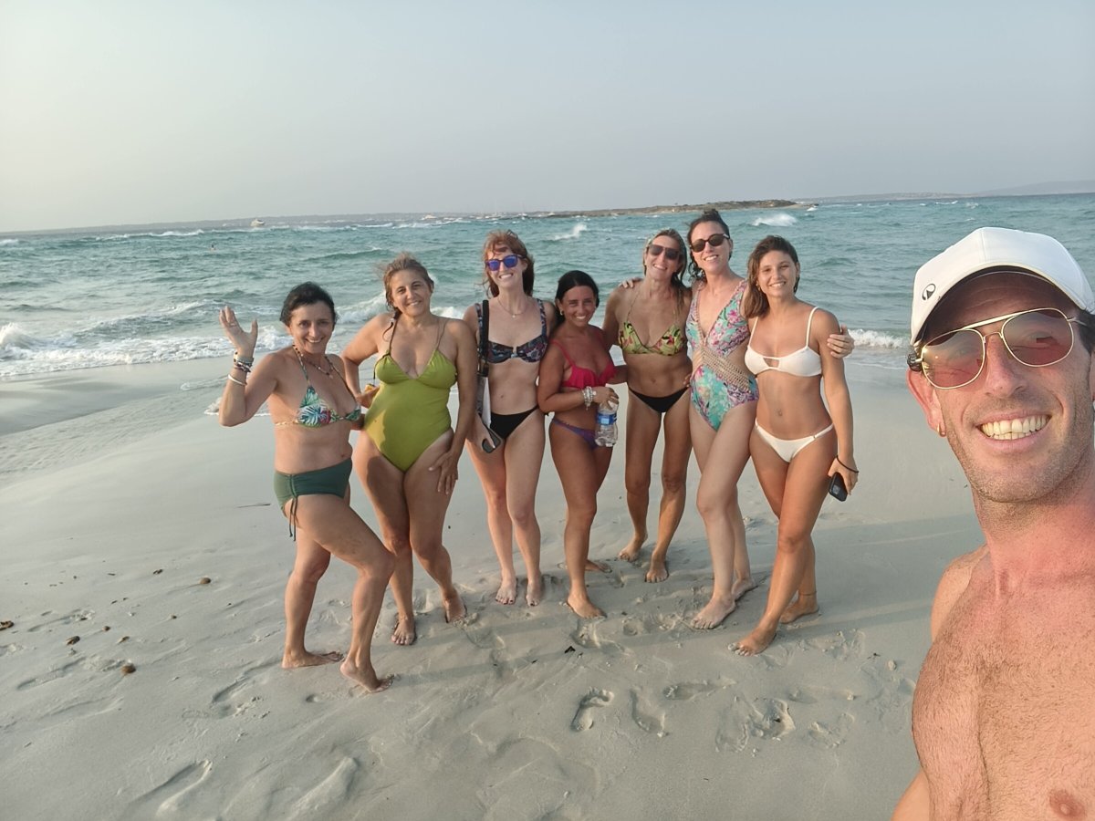 Delfinbeobachtung während einer Sardinien-Kreuzfahrt