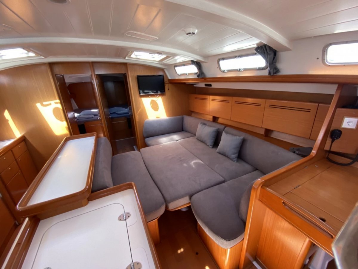 Sea adventure from Alicante to Ibiza