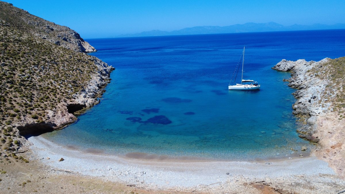 Viaje en barco desde Atenas a Mykonos con patrón y cocina a bordo