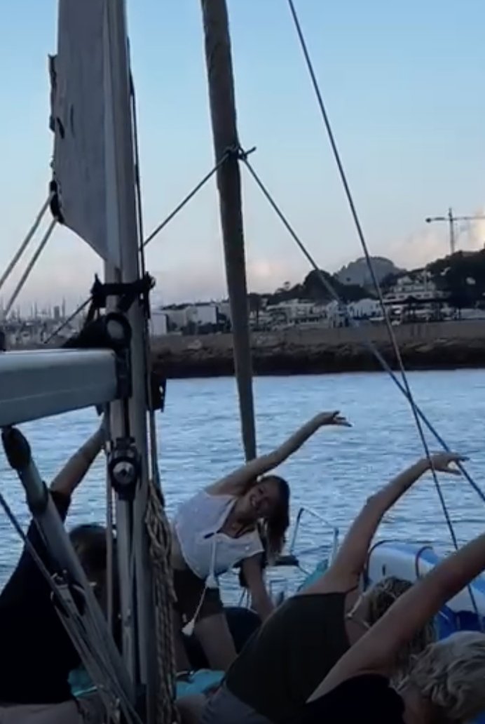 Dawn sailboat with meditation session