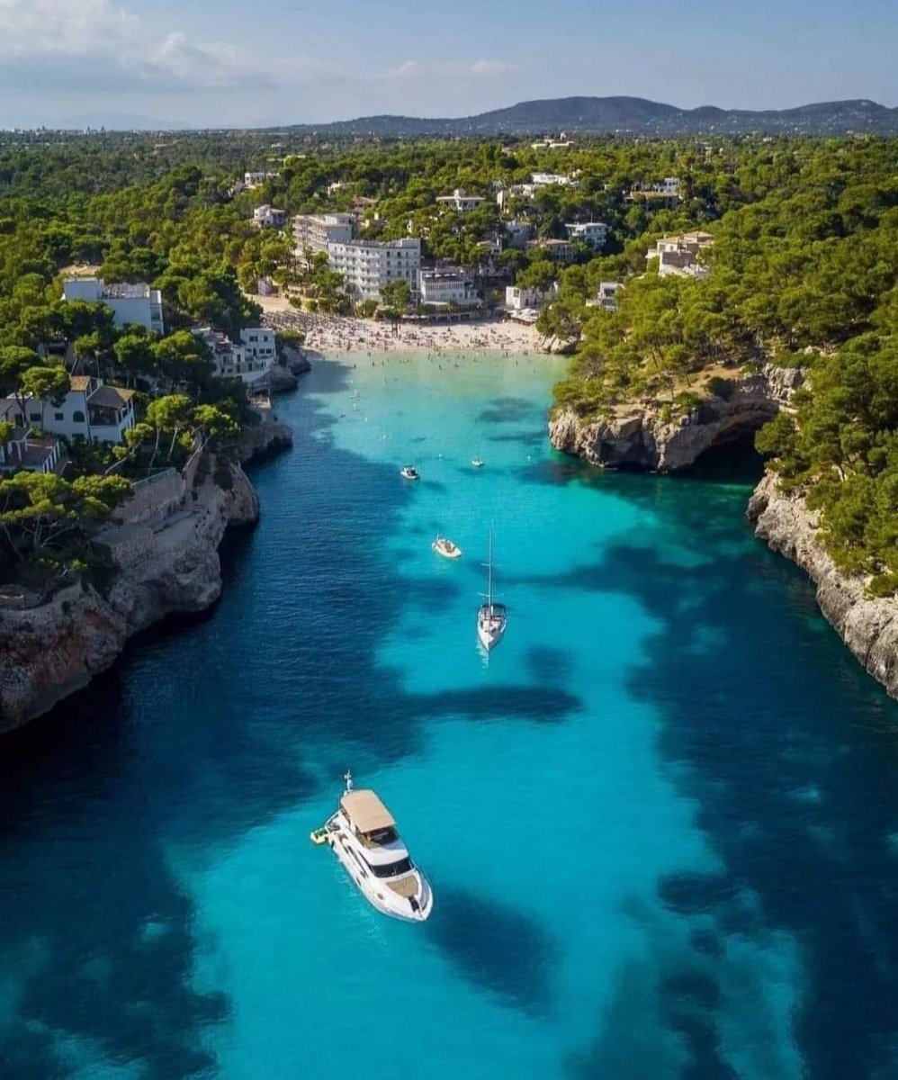 Learn to sail in the clear waters of Mallorca.