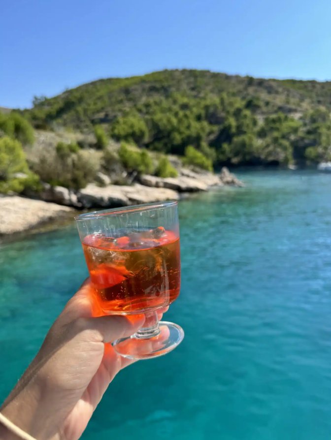 Mit dem Boot auf der Elbe reisen