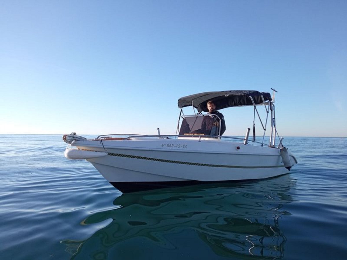 Alquiler de barco sin patrón en Fuengirola