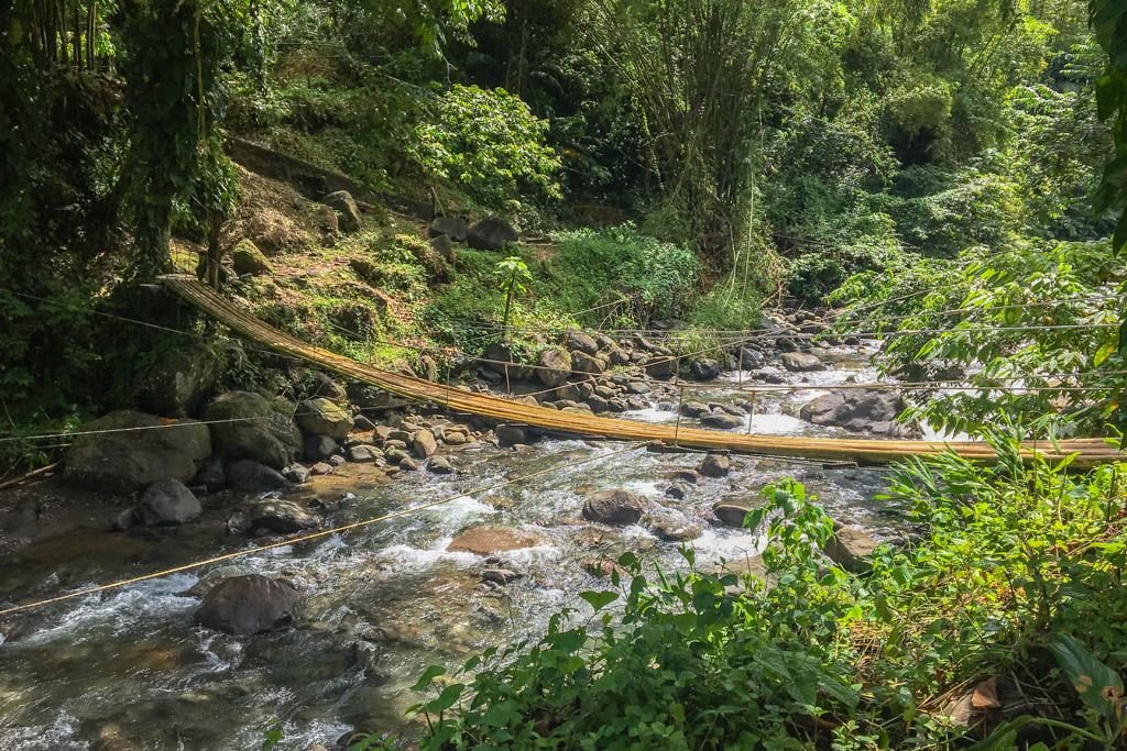 Sailing through the beautiful islands of the Grenadines