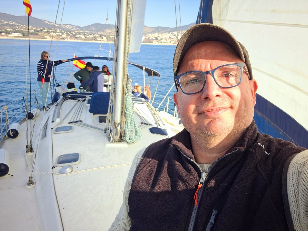 Explora el mar a bordo de un velero