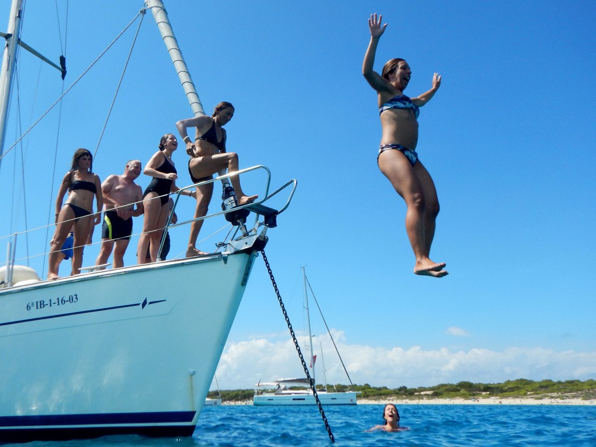 Viaggio in barca a vela e immersioni subacquee a Ibiza e Formentera, 3 notti, 5 immersioni