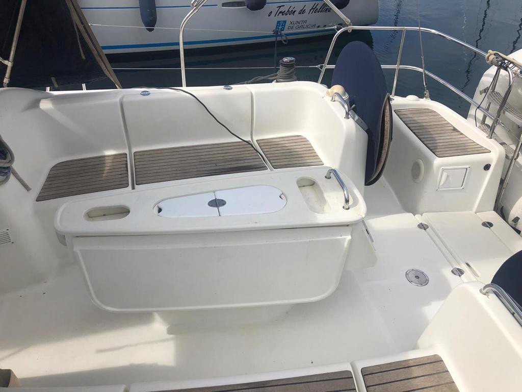 Beneteau 39 4.jpg