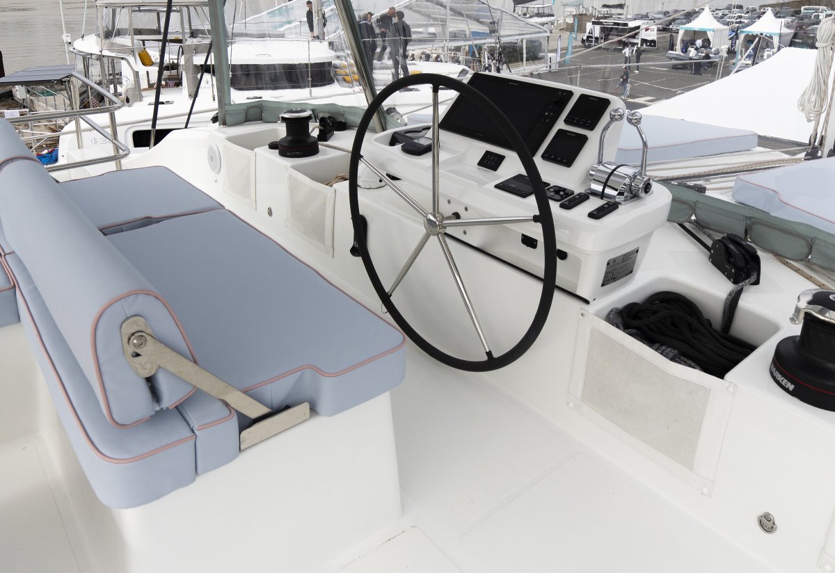 Despegue en catamarán desde Valencia hacia Lanzarote