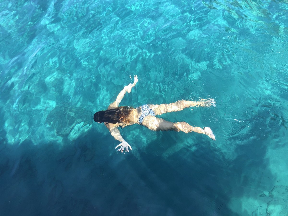 Aprendiendo a navegar en un barco de vela