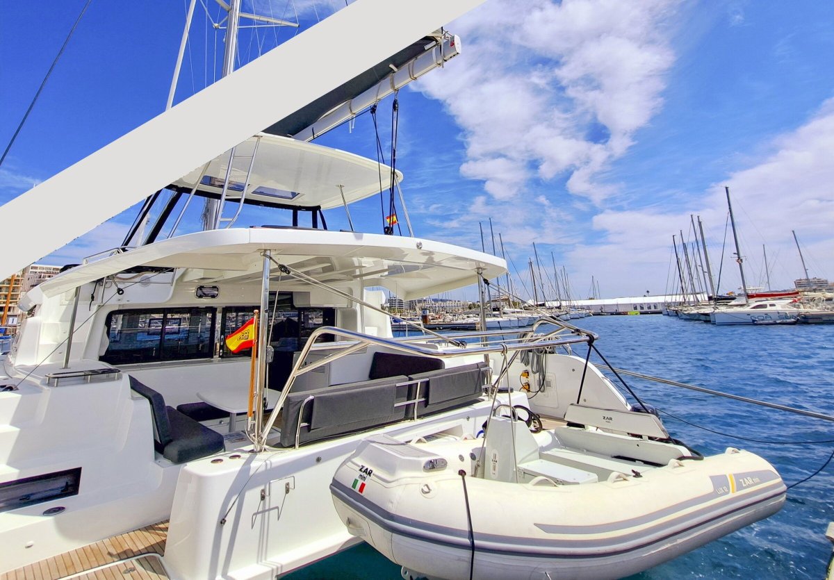 Excursión en catamarán por aguas de las Bermudas y Azores